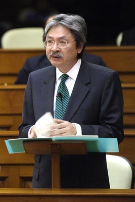 John C Tsang